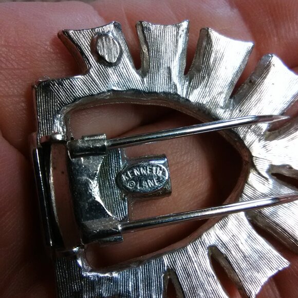 Kenneth Lane fur clip all rhinestones present - Picture 5 of 10